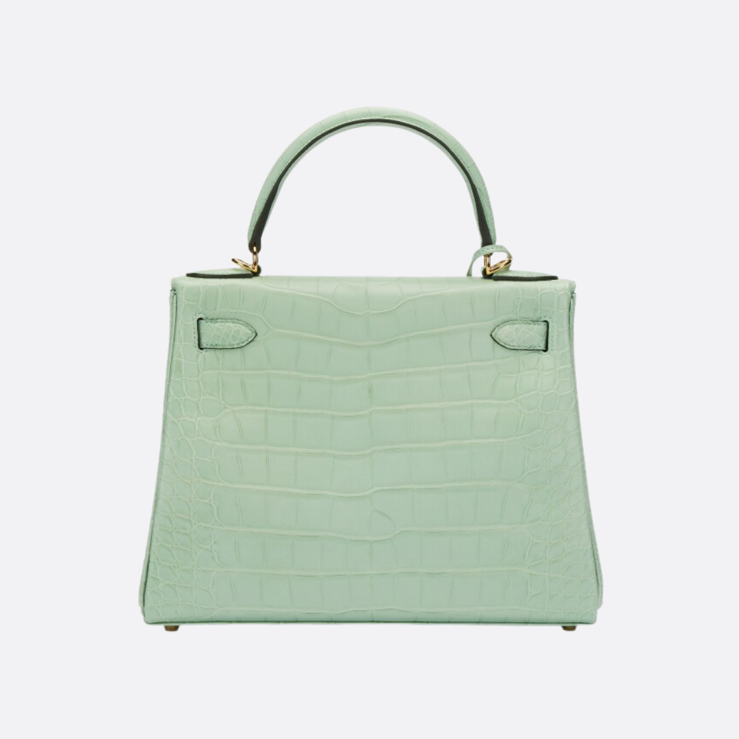 HERMÈS KELLY 28 – MATTES ALLIGATORLEDER VERT D’EAU (UMGEKEHRTE NÄHTE)
