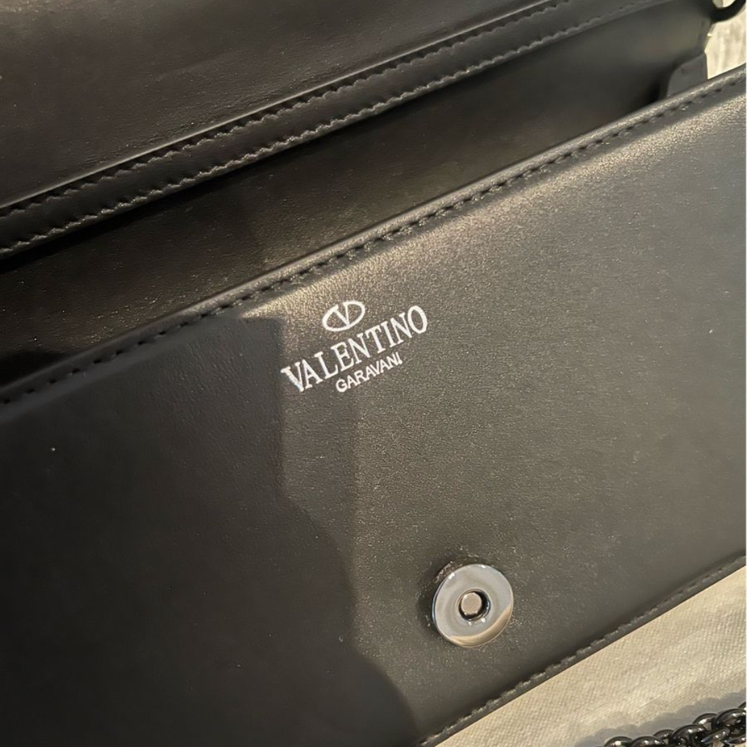 VALENTINO GARAVANI LOCÒ SMALL SCHULTERTASCHE MIT JEWEL LOGO