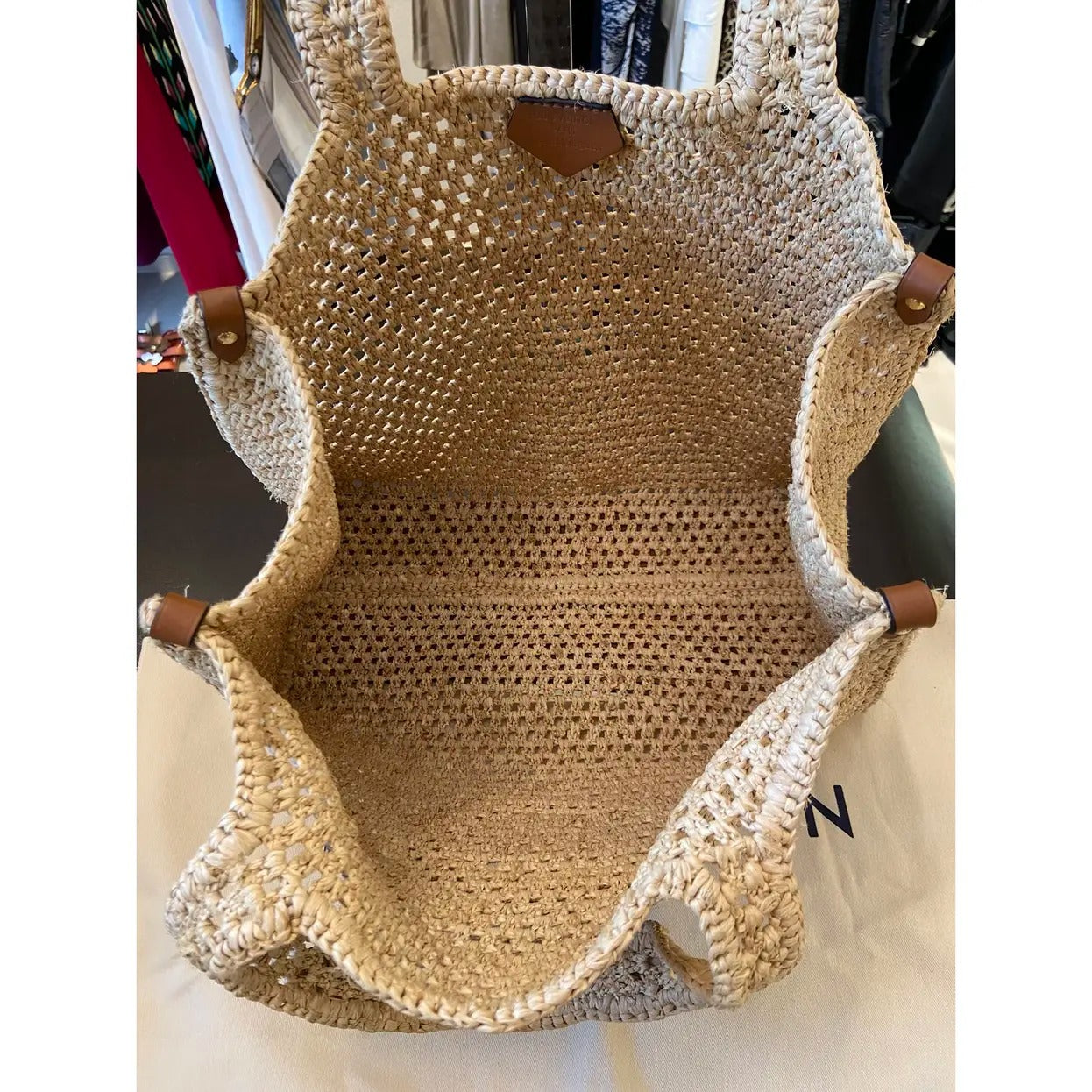 LOUIS VUITTON ONTHEGO MM HANDTASCHE AUS RAFFIA BY THE POOL
